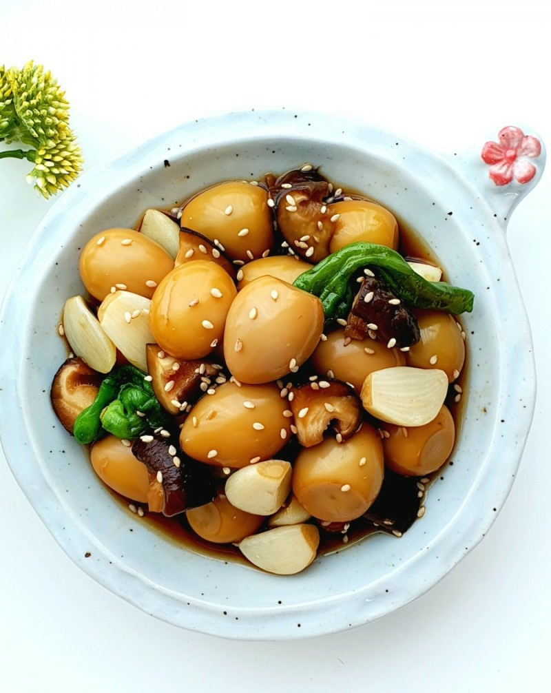 Braised Quail Eggs