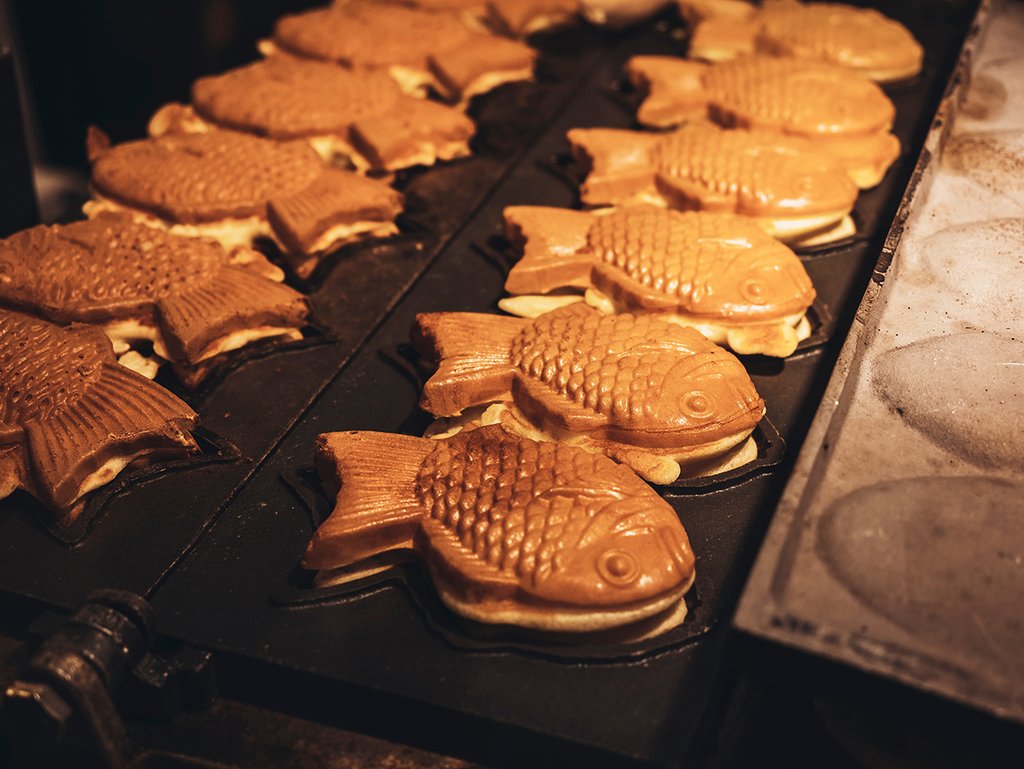 Fish-Shaped Sweet Pastry (Simplified)