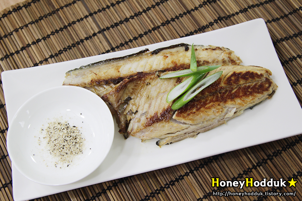 Salt-Grilled Mackerel