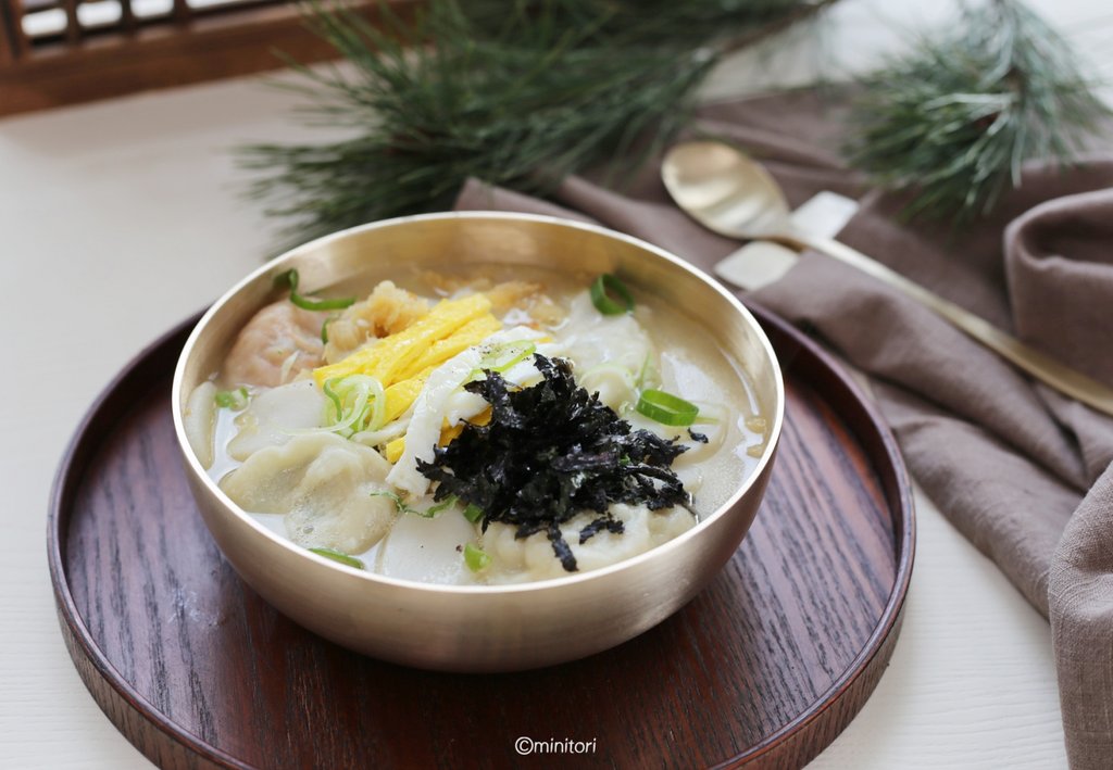 Rice Cake Dumpling Soup